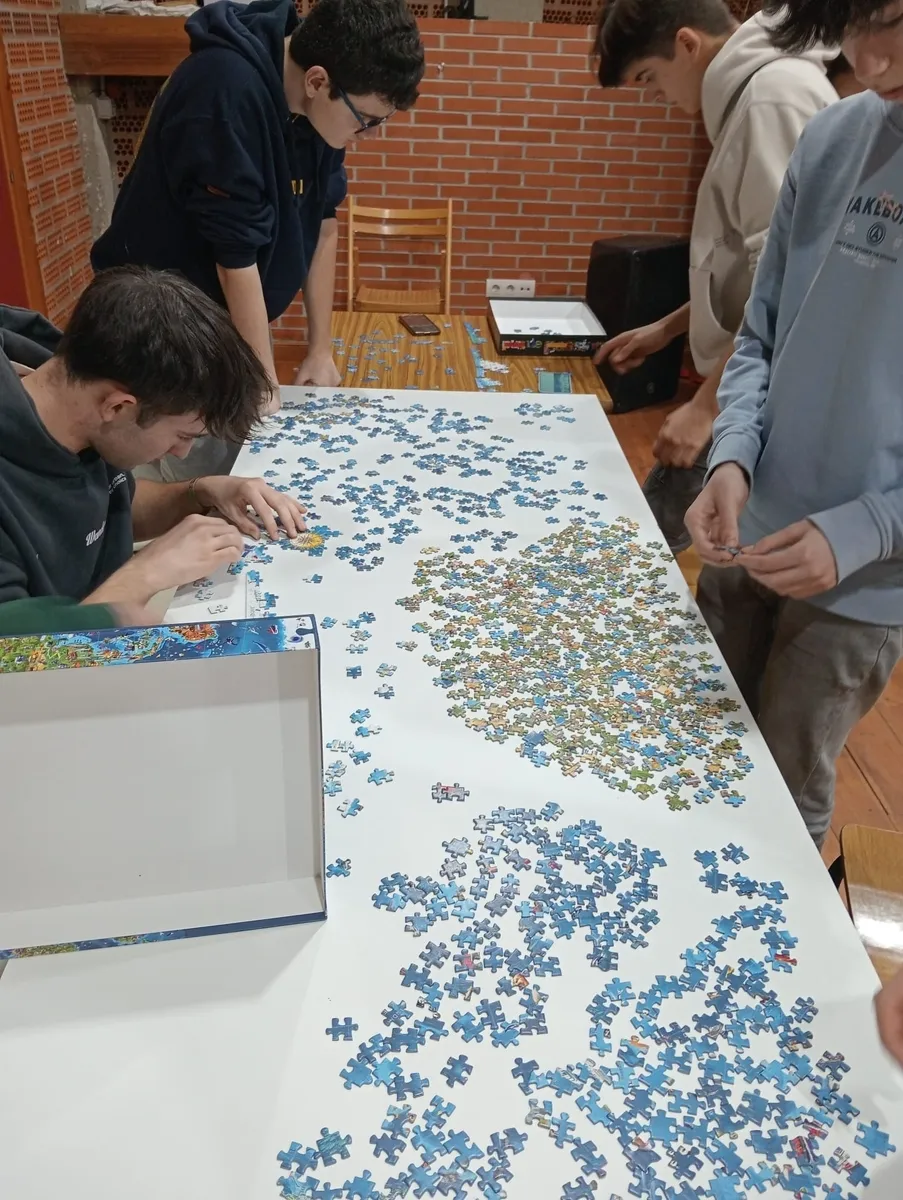 Jóvenes participantes de El Cubo de Don Sancho en el torneo provincial de puzzles 