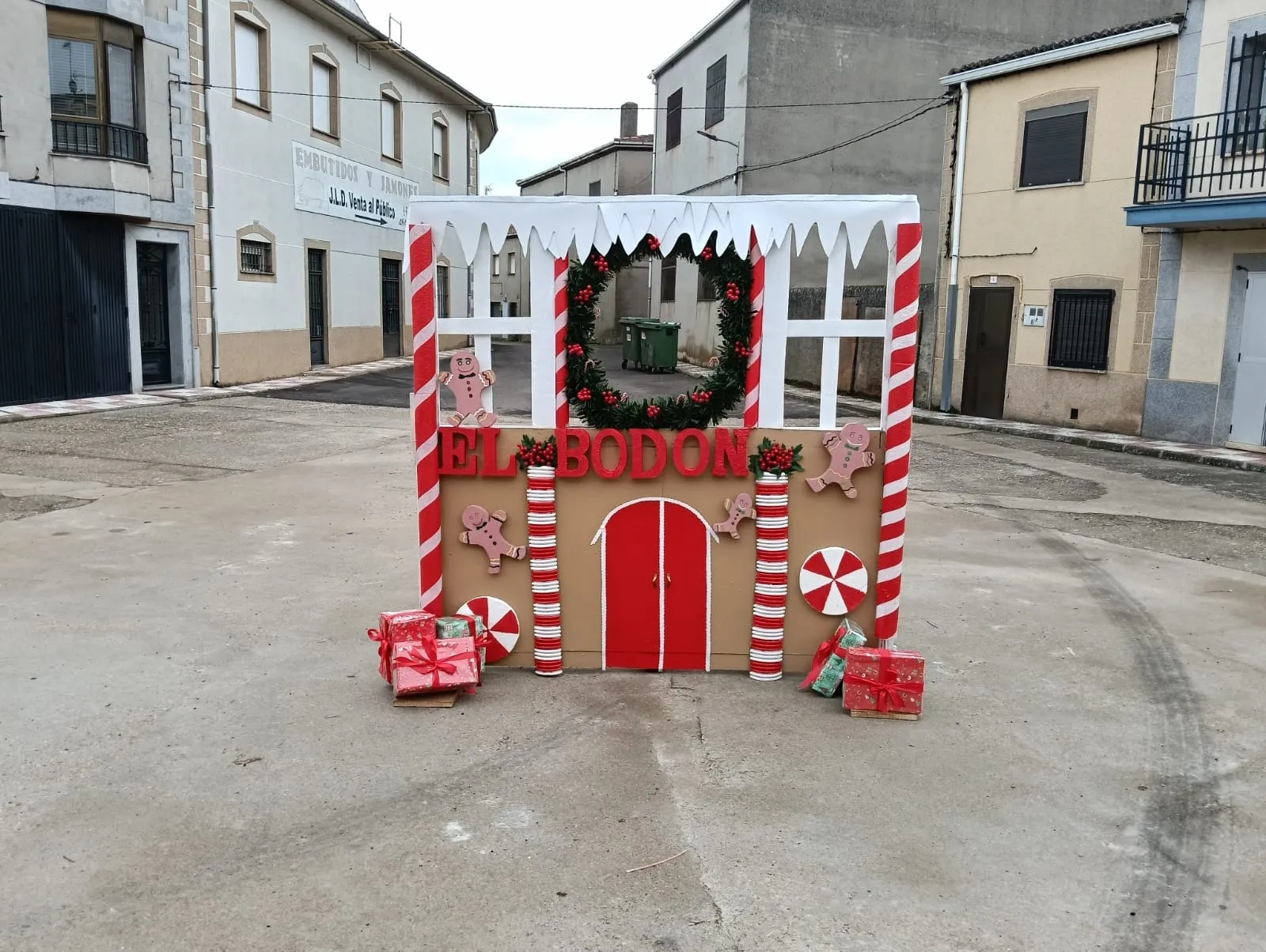 Foto 2 - Una Navidad sostenible en El Bod&oacute;n: dos meses de trabajo vecinal para decorar con reciclaje