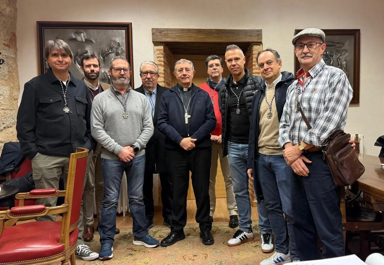 Los Mayordomos con el obispo D. José Luis Retana