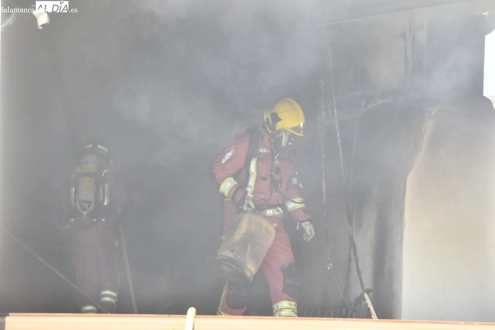 Incendio en una vivienda en Zamarra | FOTOS: Adrián Martín 