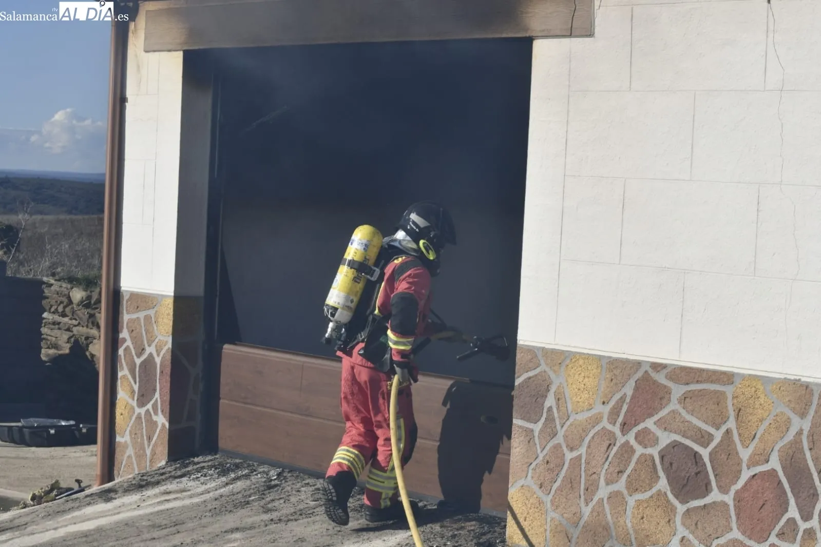 Incendio en una vivienda en Zamarra | FOTOS: Adrián Martín 