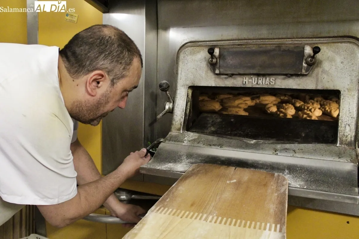 Terra Vita Rural elabora pan, empanadas, hornazos y productos de repostería para 14 localidades del Bajo Tormes y La Ramajería