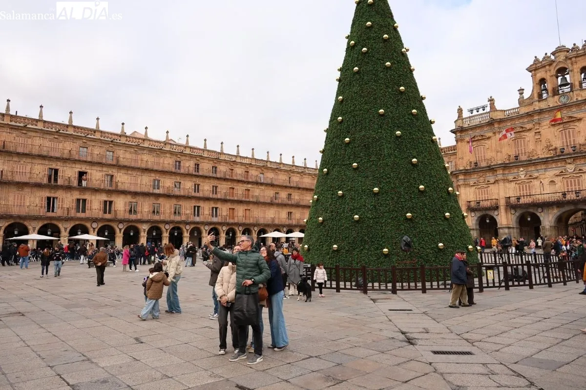 Ambiente en el centro de Salamanca este domingo de puente. Foto: David Sañudo