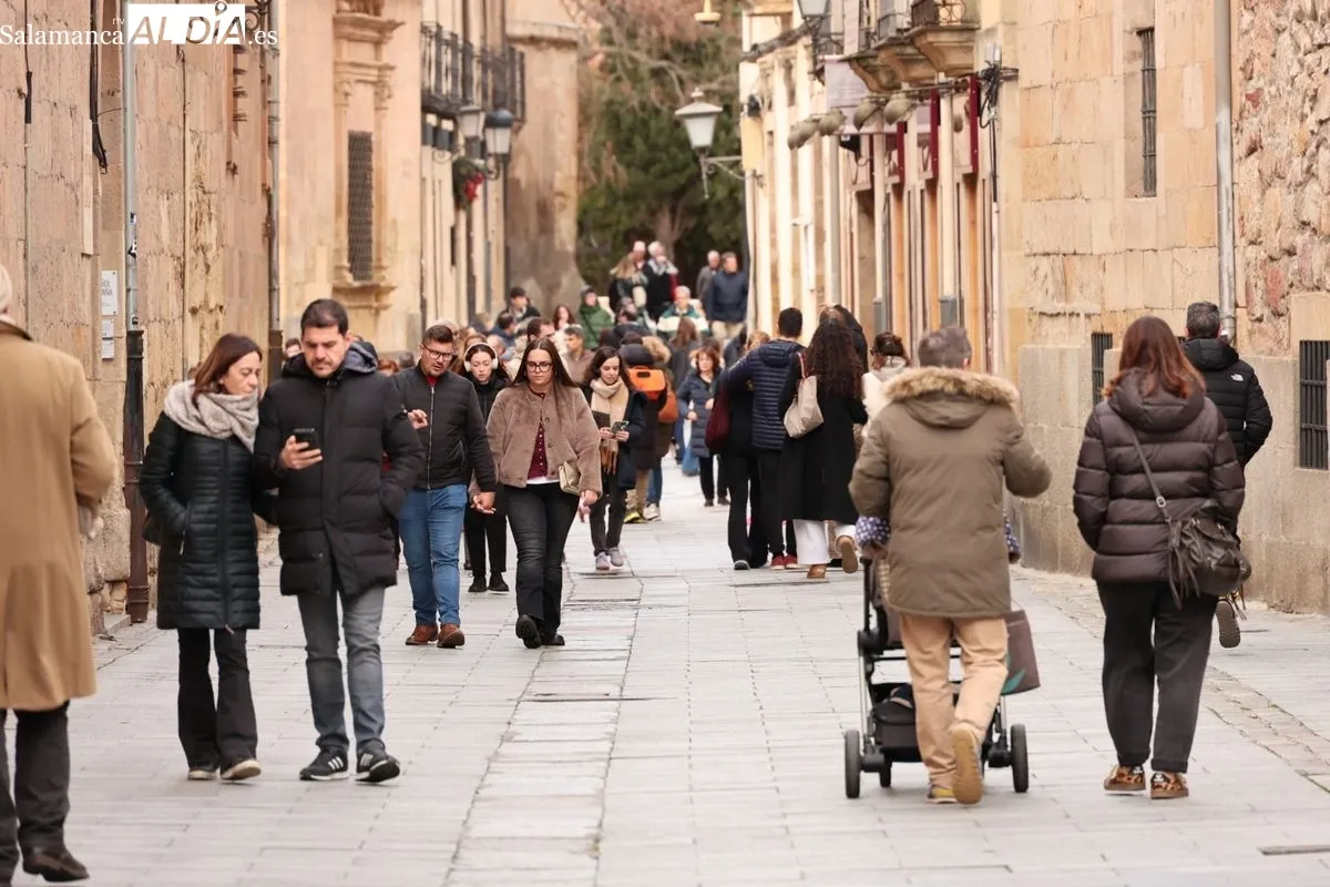 Ambiente en el centro de Salamanca este domingo de puente. Foto: David Sañudo