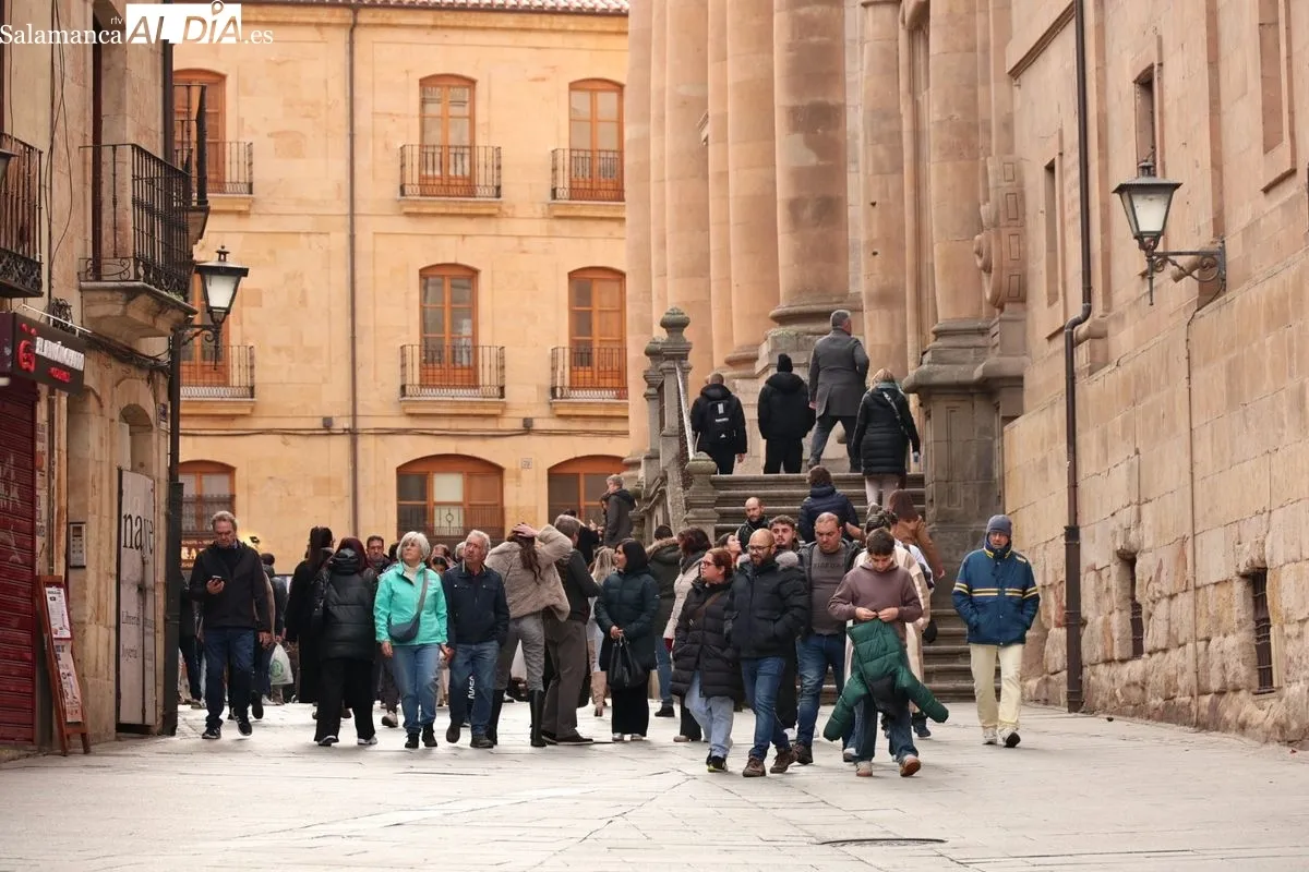 Ambiente en el centro de Salamanca este domingo de puente. Foto: David Sañudo