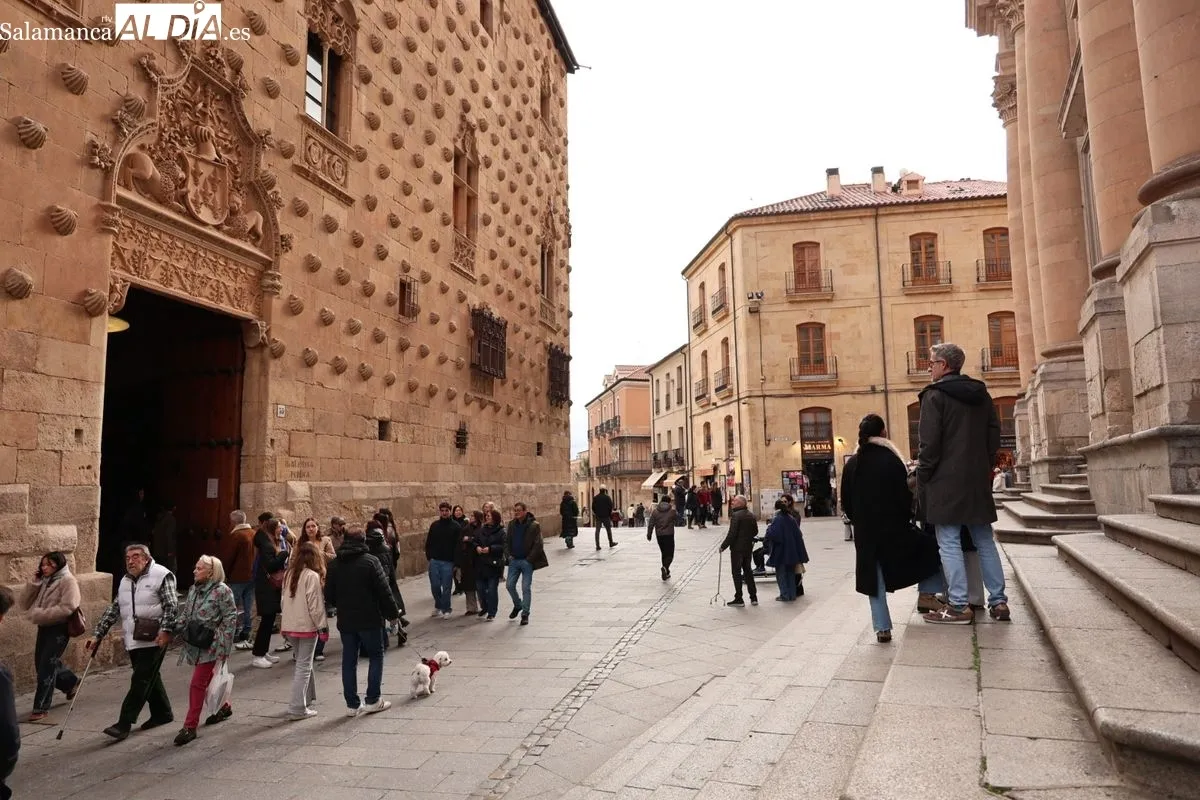 Ambiente en el centro de Salamanca este domingo de puente. Foto: David Sañudo