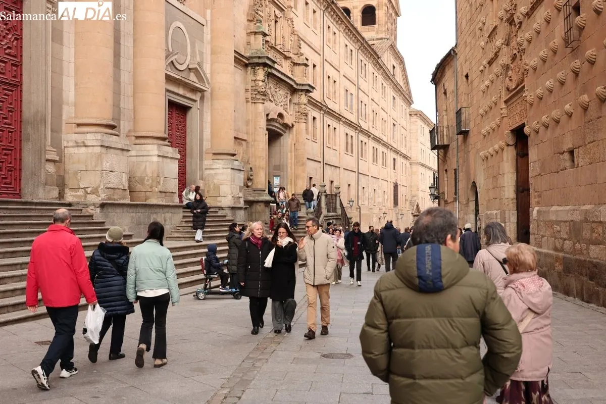 Ambiente en el centro de Salamanca este domingo de puente. Foto: David Sañudo