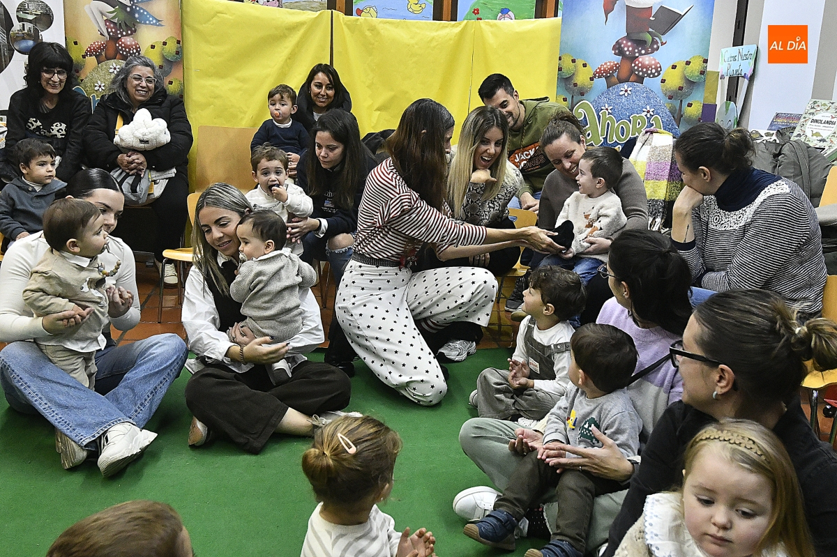 Una mañana de cuentos en la Biblioteca Municipal Ciudad Rodrigo 