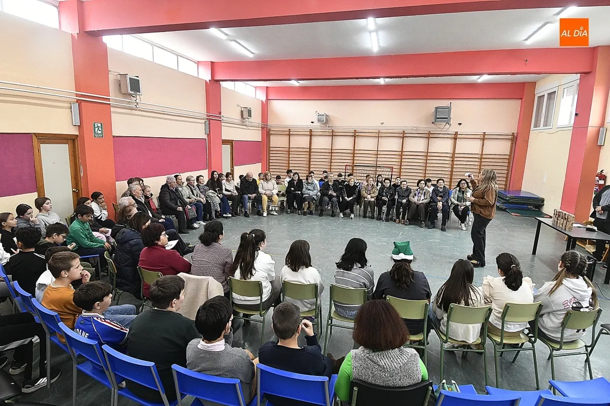 Concurrido bingo musical en el CEIP Miróbriga junto a AFAD