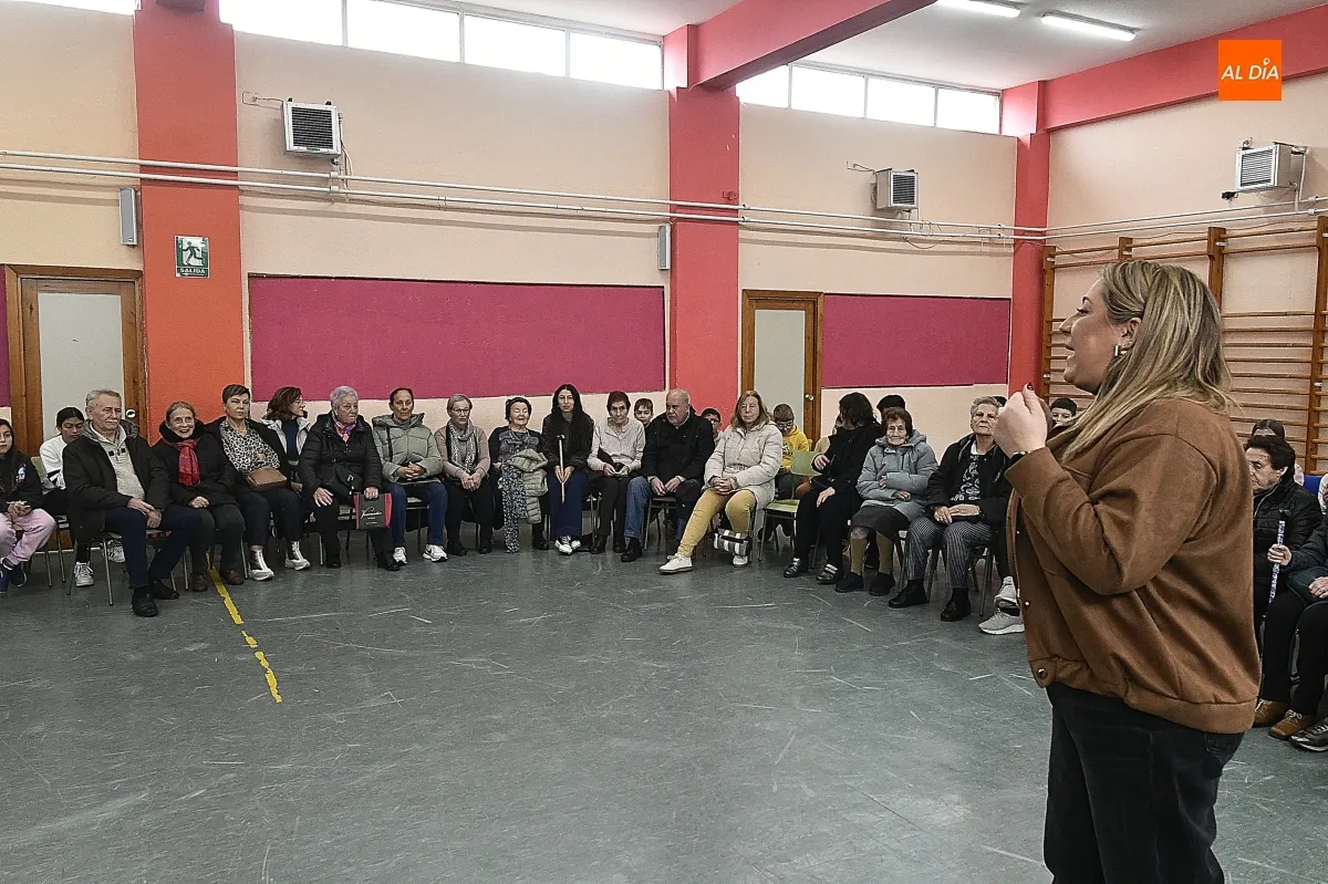 Concurrido bingo musical en el CEIP Miróbriga junto a AFAD