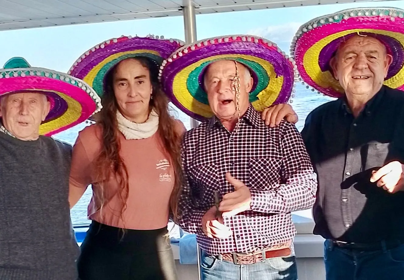 Foto 2 - La Asociaci&oacute;n San Miguel disfruta de un viaje cultural y festivo por Galicia