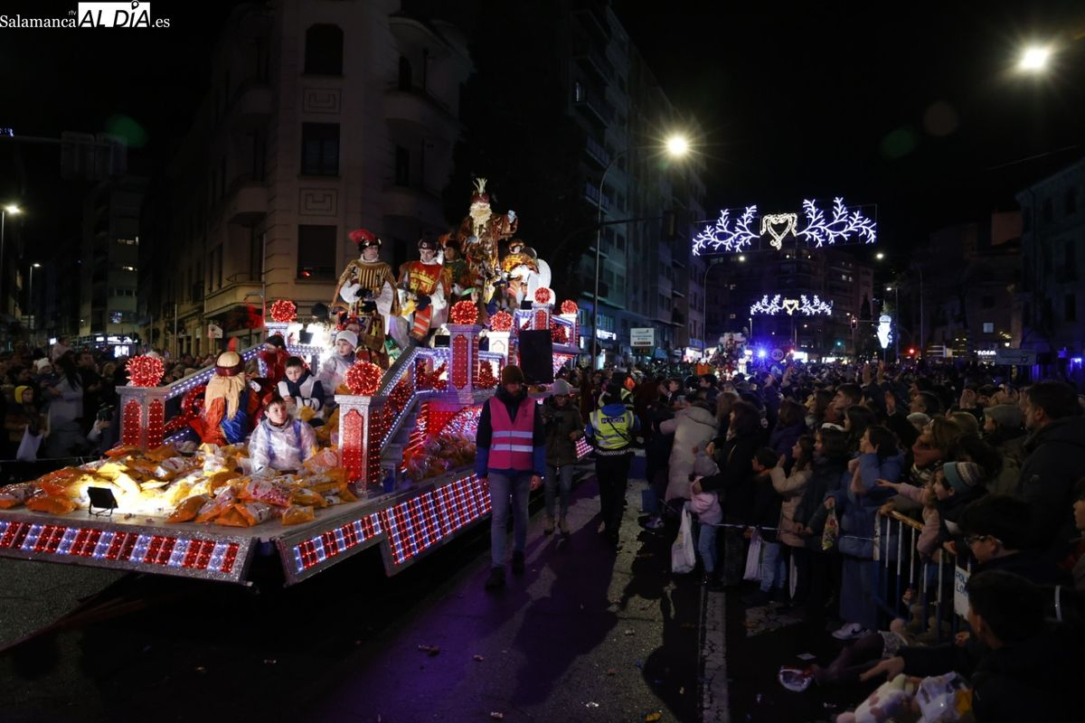 Cabalgata Reyes Salamanca: la AECC participa con una carroza