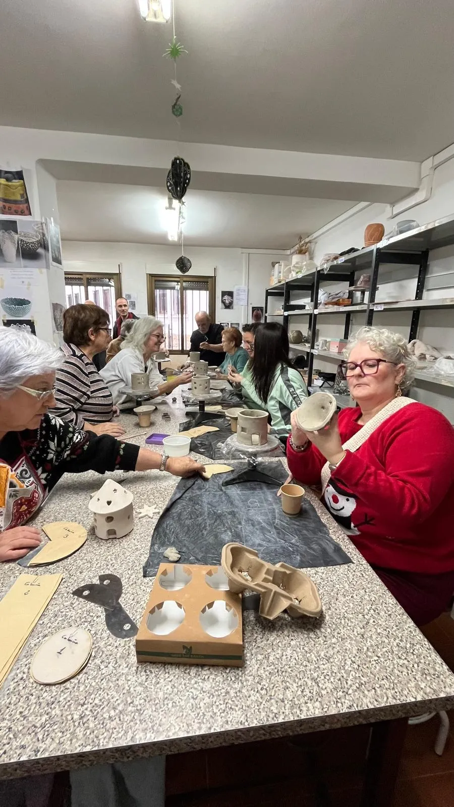 El CEPA José Tomás de Mazarrasa celebra la Navidad con una jornada de convivencia para alumnos y profesores
