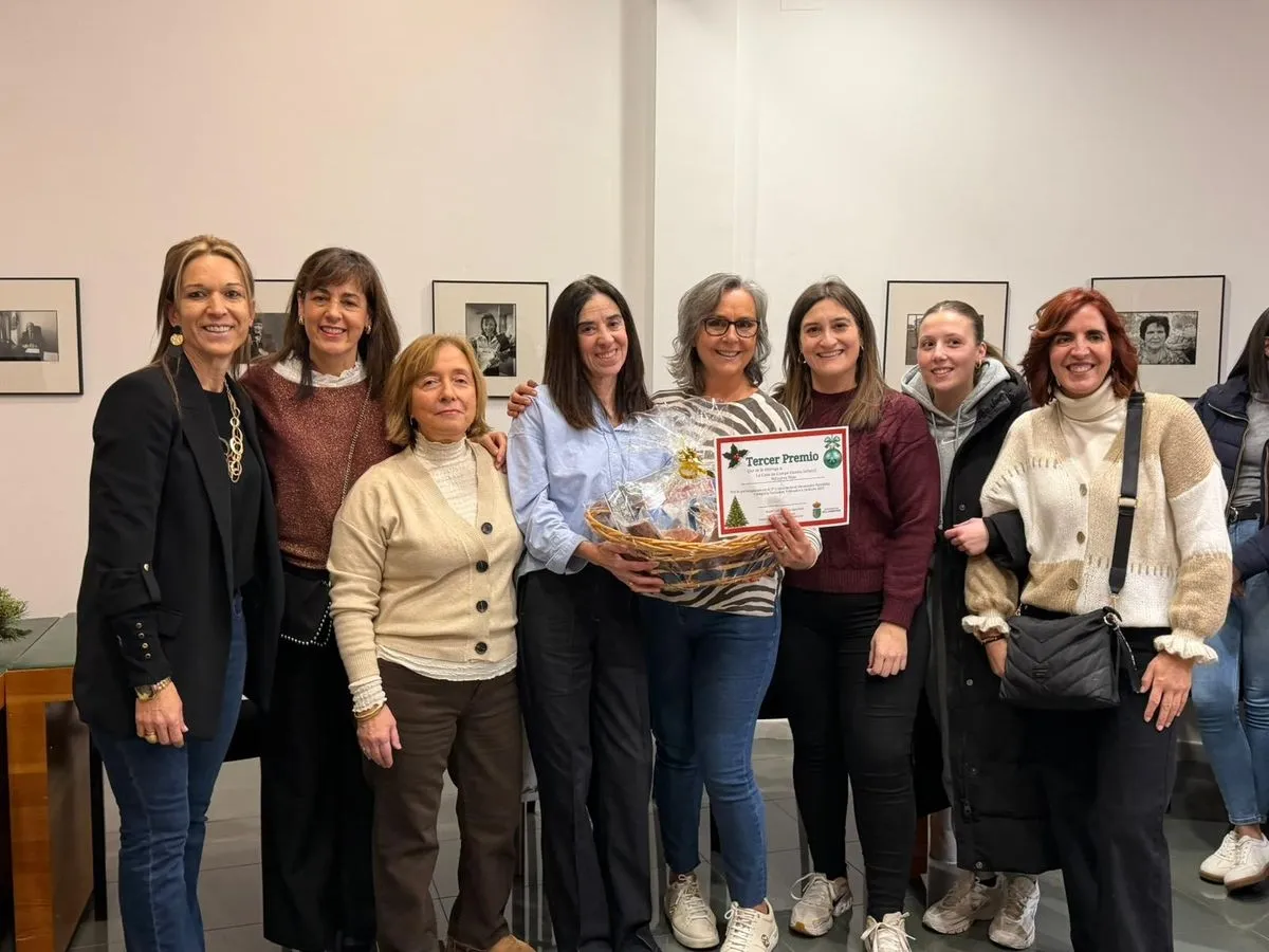 Foto 3 - Villamayor entrega los premios de los concursos de decoraci&oacute;n navide&ntilde;a y belenes tras una edici&oacute;n r&eacute;cord (Fotos)
