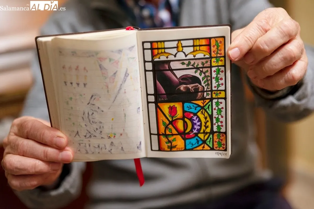 El musicólogo y compositor José María G. Laborda en su casa de Salamanca. Foto de Carmen Borrego