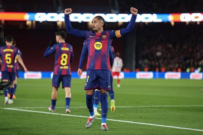 Remontada de líder de un Barça insaciable ante el Atleti (3-1)