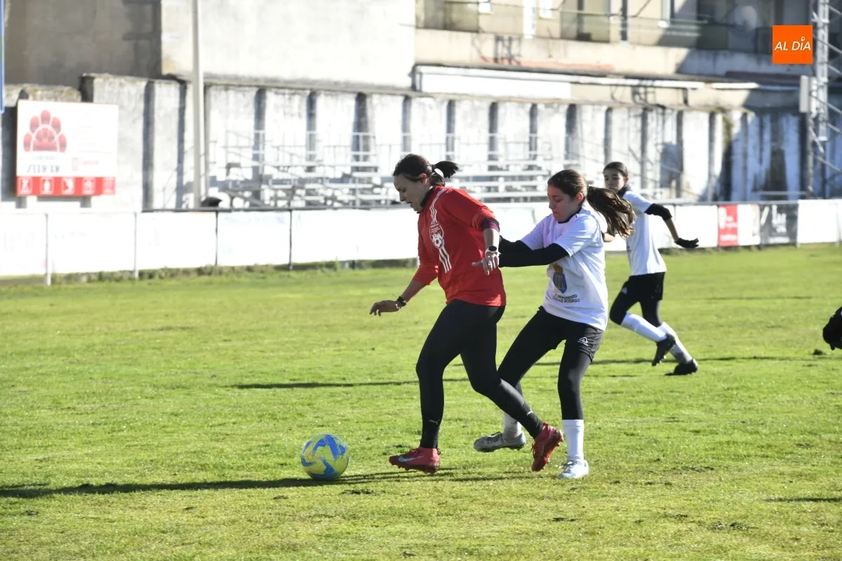 Partido amistoso de Navidad entre padres y madres de las jugadores del CF Ciudad Rodrigo