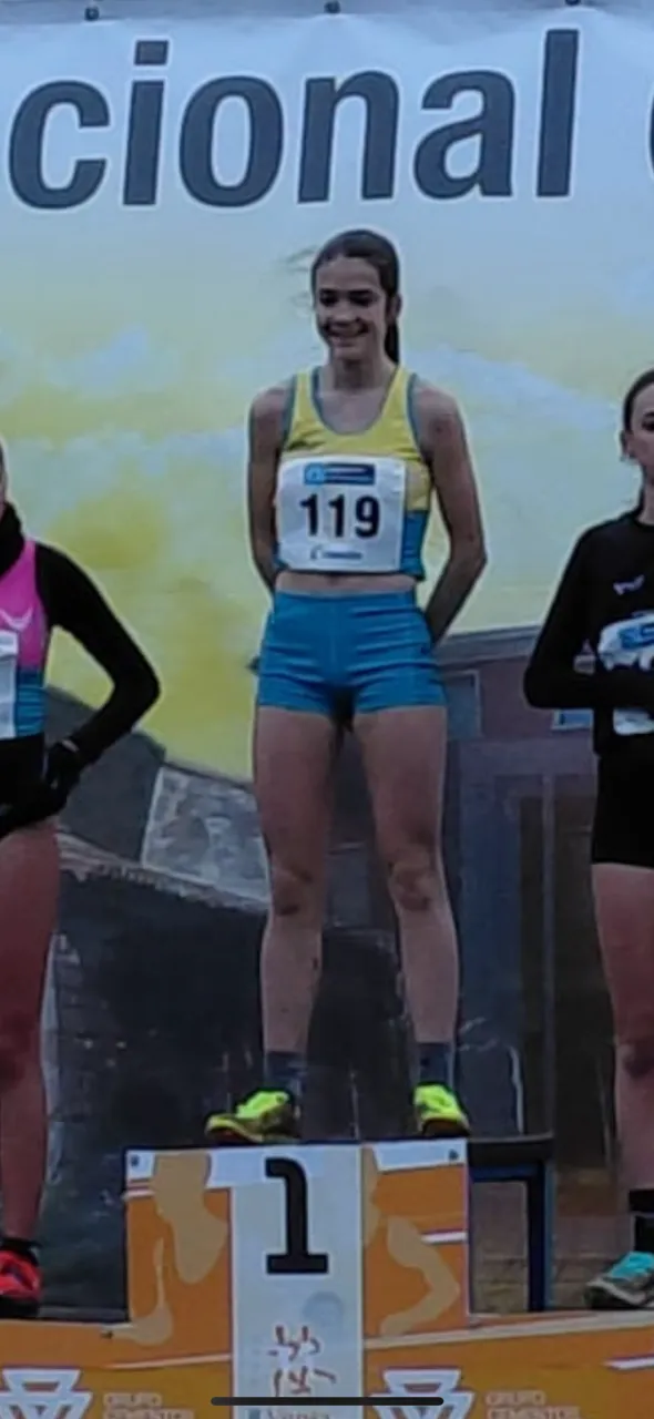 Foto 2 - Silvia Rodr&iacute;guez lidera al Velsalamanca con una victoria en el Cross de Venta de Ba&ntilde;os