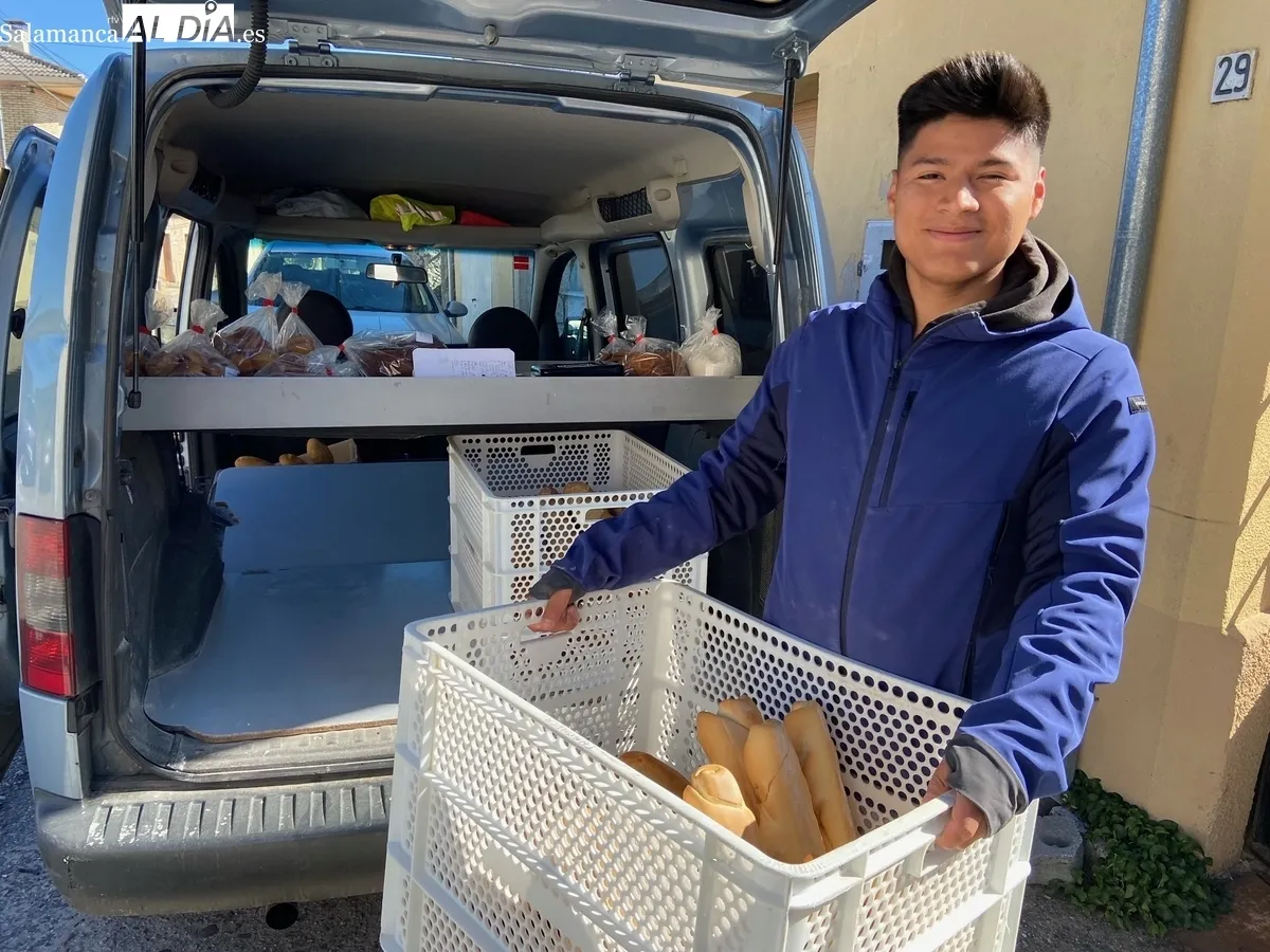 Terra Vita Rural elabora pan, empanadas, hornazos y productos de repostería para 14 localidades del Bajo Tormes y La Ramajería