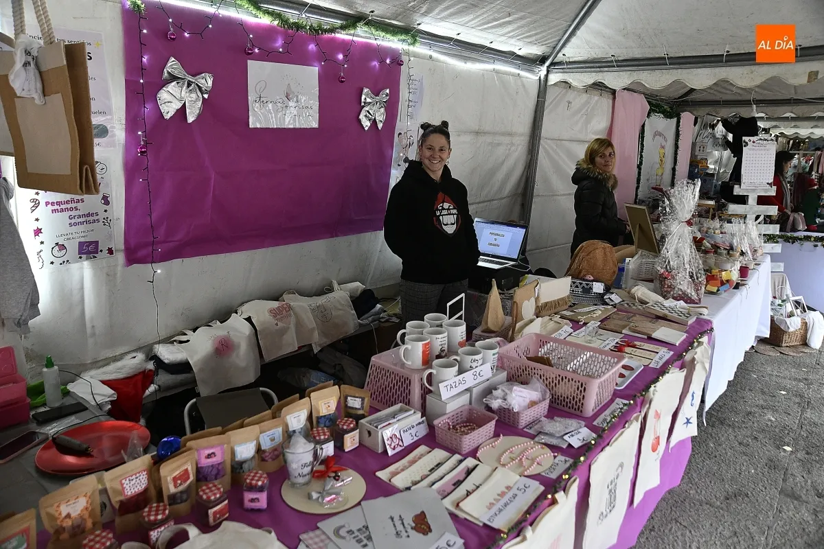 Foto 5 - Arranca el II Mercadillo Navide&ntilde;o en la Plaza del Buen Alcalde bajo la lluvia