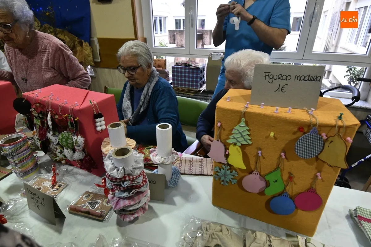 Mercadillo solidario en Residencia San José