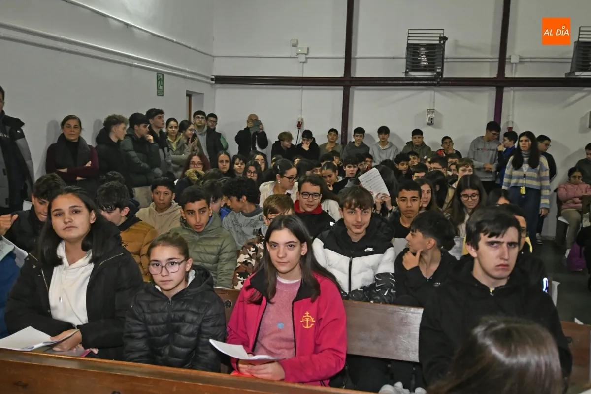Concierto de Navidad entre alumnos y profesores del IES y el CEIP Miróbriga junto con el AMPA