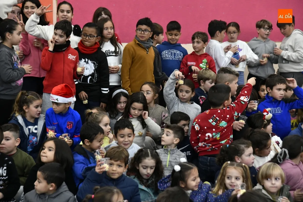 El CEIP Miróbriga adelanta la Nochevieja y recibe al 2026 con doce palomitas