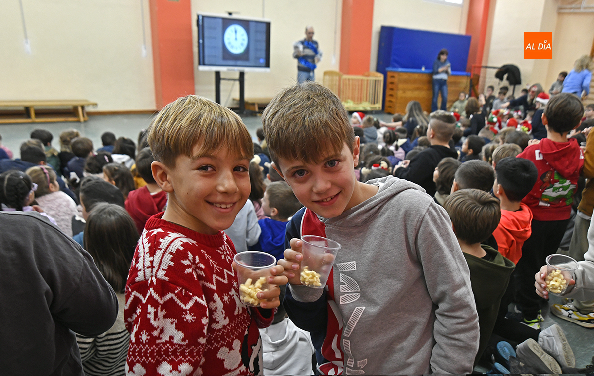 CEIP Miróbriga celebra la Nochevieja con doce palomitas