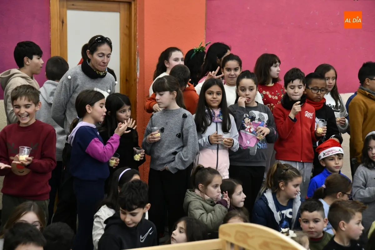 El CEIP Miróbriga adelanta la Nochevieja y recibe al 2026 con doce palomitas