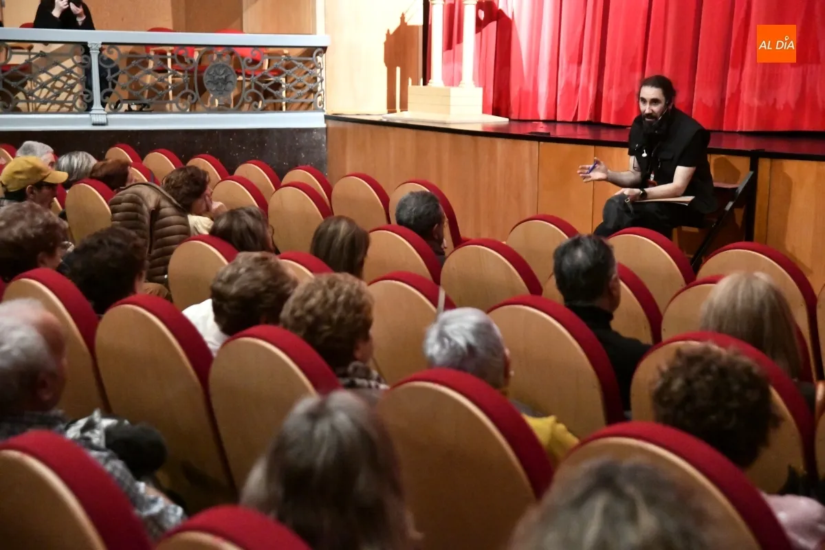 El Arquitecto y el Emperador de Asirla