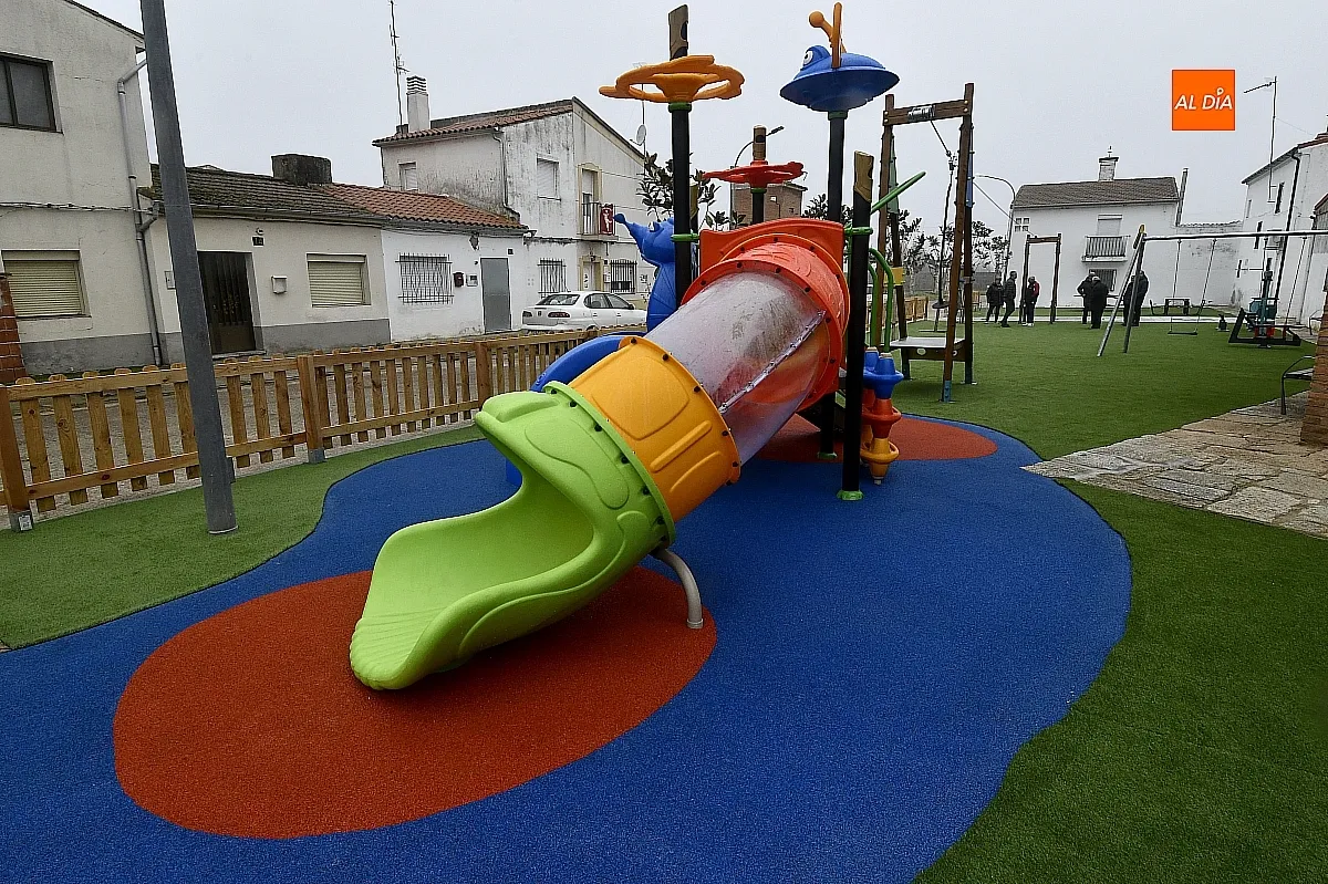 Sanjuanejo cuenta  con un nuevo parque infantil demandado por sus vecinos