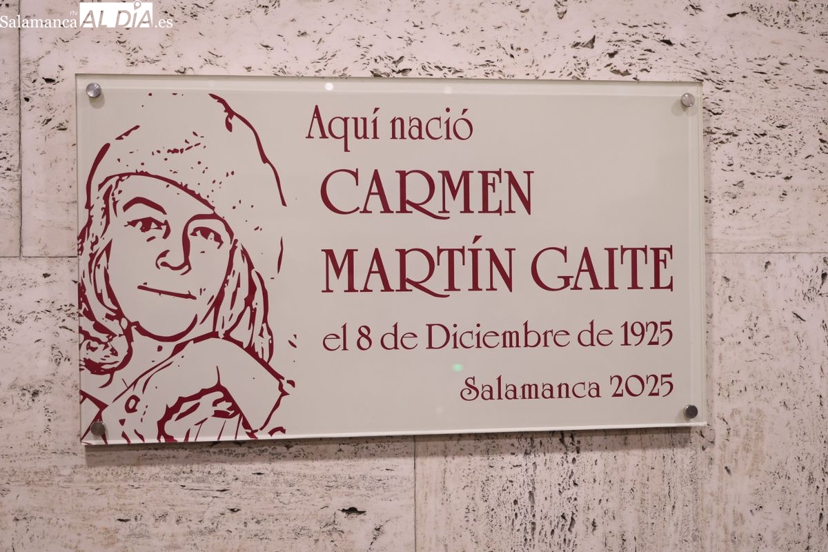 Carmen Martín Gaite: placa en su casa natal de Salamanca