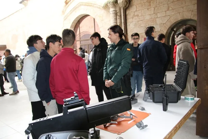 Foto 3 - El Plan Director de Seguridad Escolar llegar&aacute; a la casi totalidad de alumnos de secundaria de la provincia