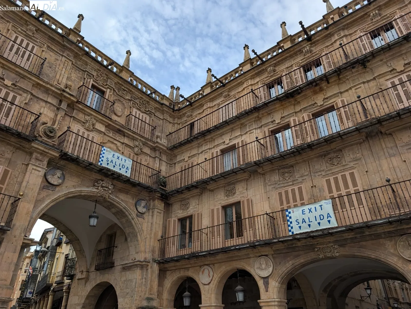 La Plaza Mayor se transforma para recibir a 30.000 jóvenes en el Fin de Año Universitario. Foto de David Sañudo