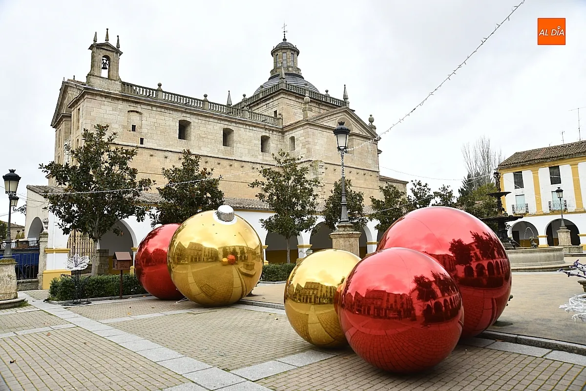 Las bolas de Navidad Gigantes es la principal novedad en la decoración de este año