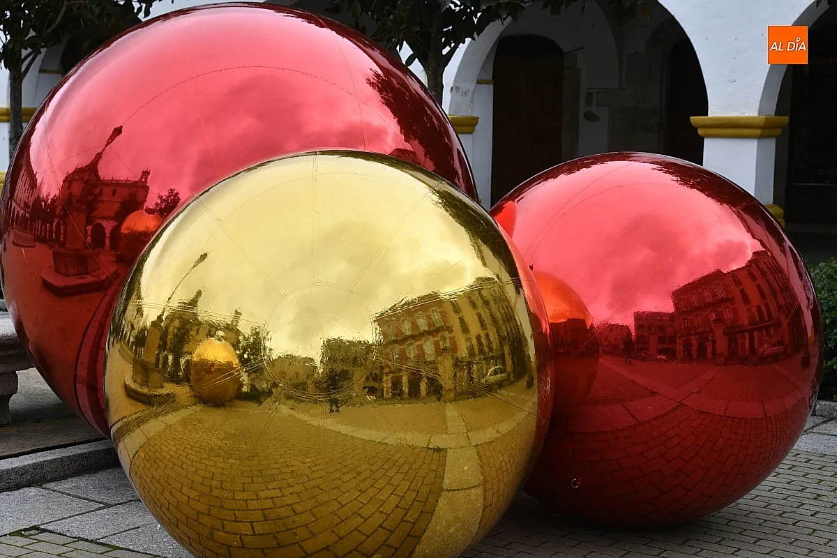 Las bolas de Navidad Gigantes es la principal novedad en la decoración de este año