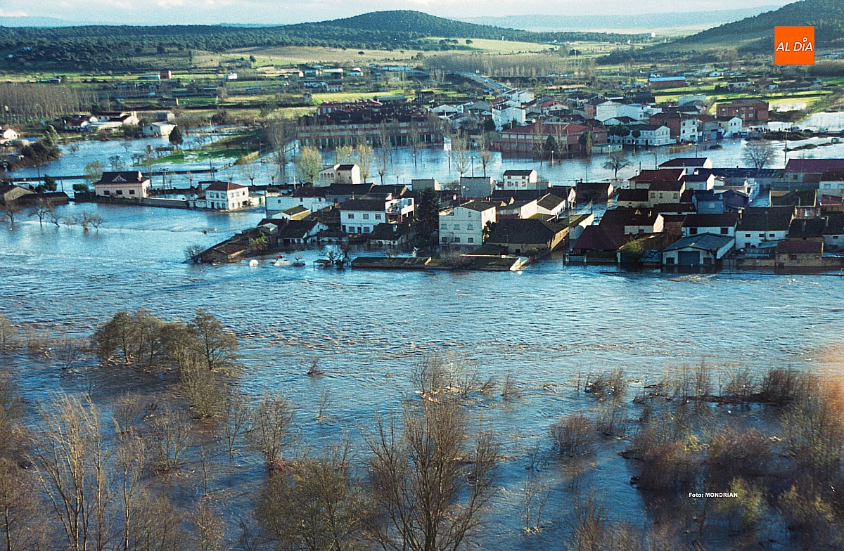 Se cumplen 25 años  riada del Águeda que inundó El Arrabal del Puente y las huertas de toda la Ribera