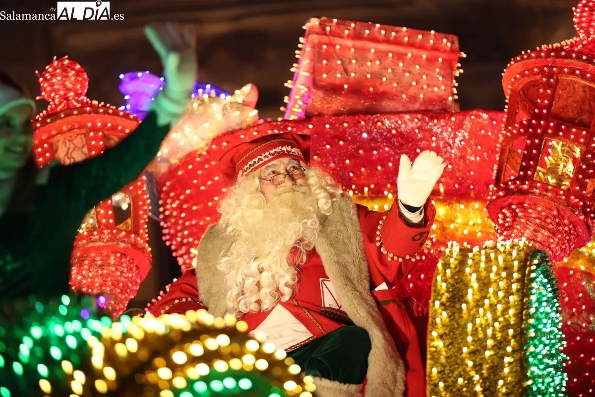 Cabalgaza de Papá Noel en el centro de Salamanca | FOTOS: David Sañudo