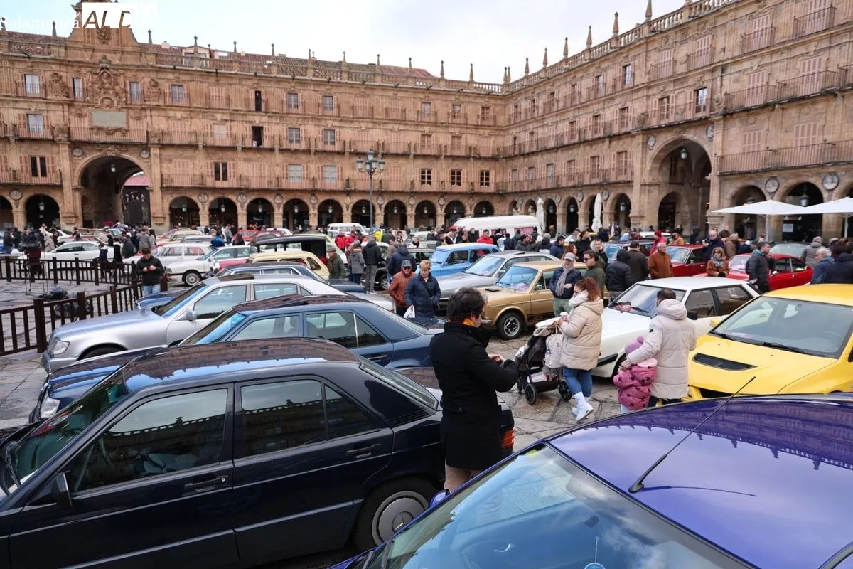 El Día del Guardia Urbano regresa a Salamanca con una gran caravana de vehículos históricos | FOTOS: David Sañudo 