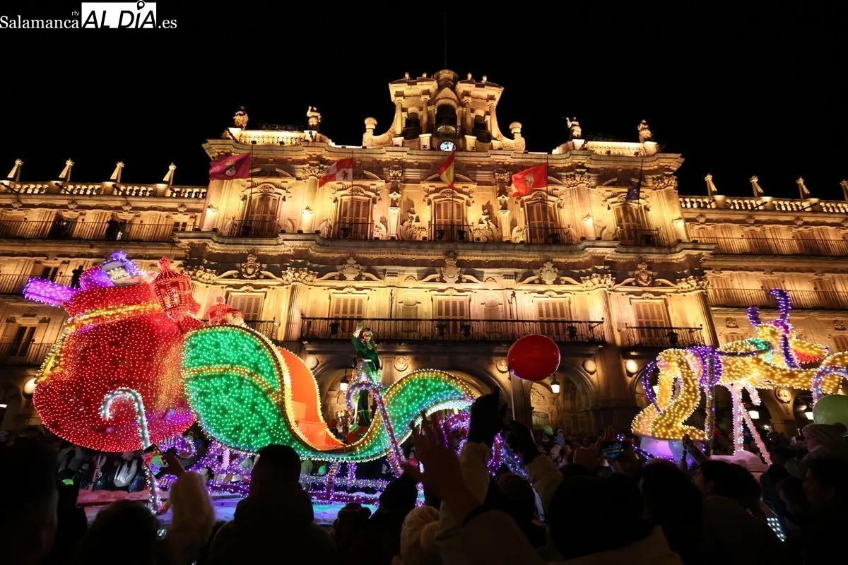 Cabalgaza de Papá Noel en el centro de Salamanca | FOTOS: David Sañudo