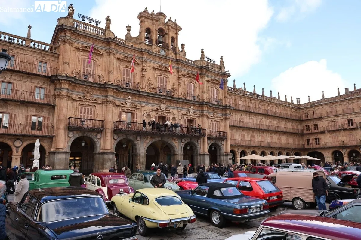 El Día del Guardia Urbano regresa a Salamanca con una gran caravana de vehículos históricos | FOTOS: David Sañudo 