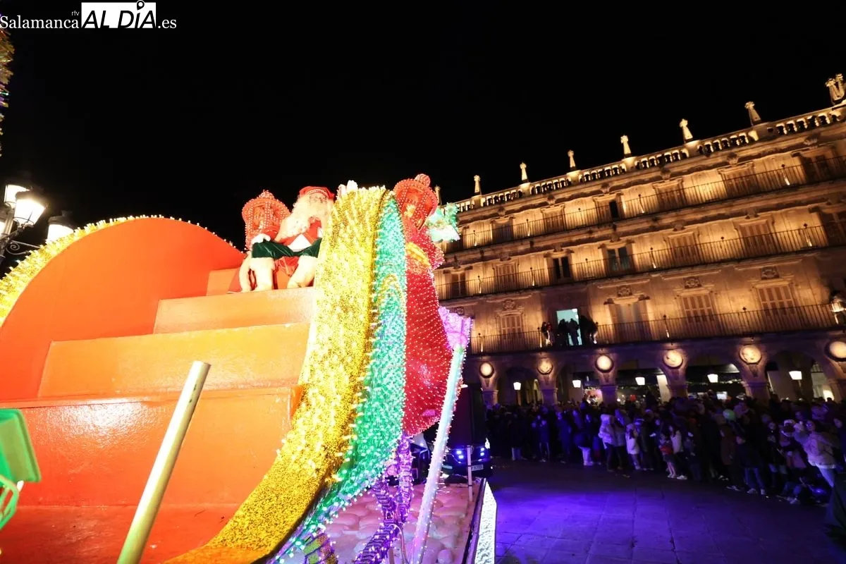 Cabalgaza de Papá Noel en el centro de Salamanca | FOTOS: David Sañudo