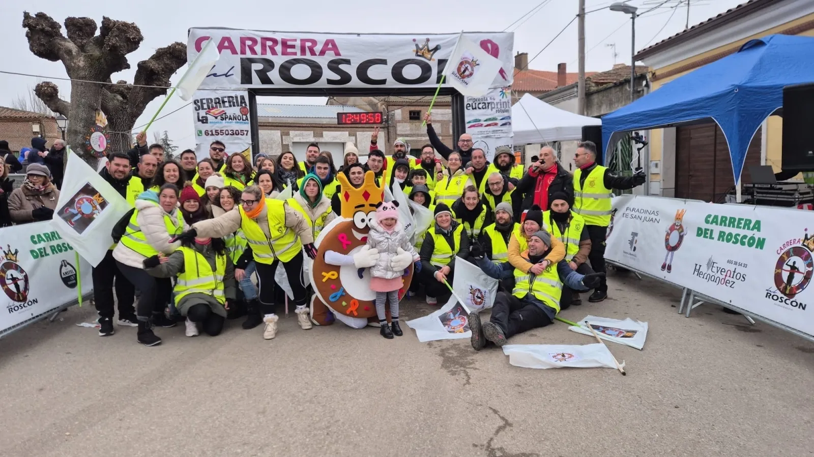 Foto 8 - Alejandro Paredero y Lorena Mart&iacute;n reinan en la multitudinaria XIII Carrera del Rosc&oacute;n de Paradinas