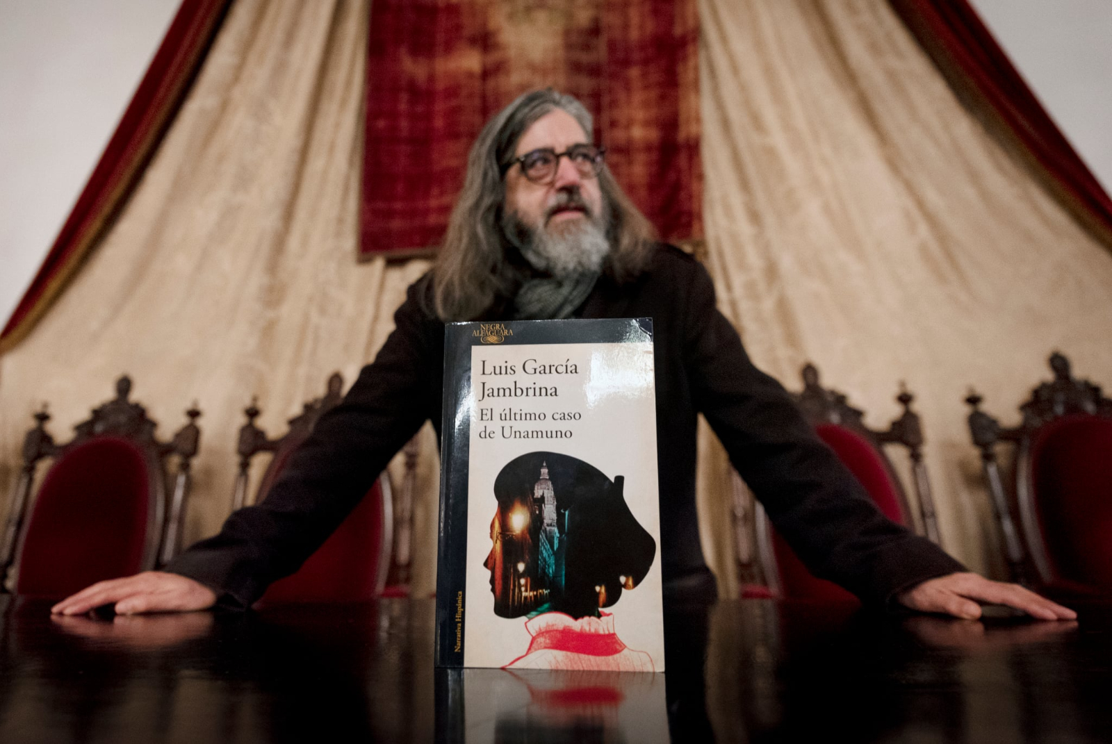 Luis García Jambrina publica El último caso de Unamuno, un retrato del rector y un relato de su muerte