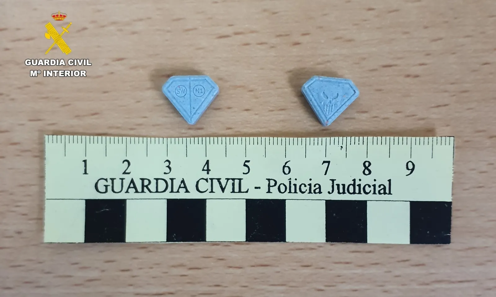 Foto 2 - La Guardia Civil detiene a un joven en Villoria que intent&oacute; huir con 42 pastillas de &eacute;xtasis