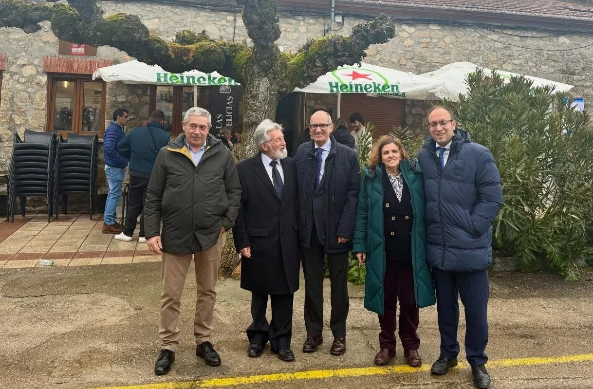 Inauguración del bar de Casillas de Flores