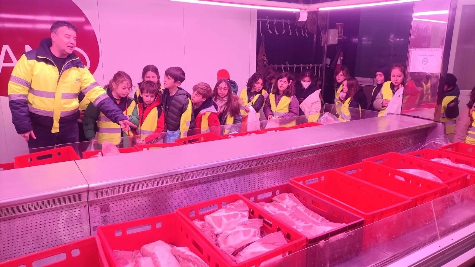 Foto 6 - Los alumnos del Colegio Antonio Machado aprenden, disfrutan y se divierten en MercaSalamanca (Fotos)