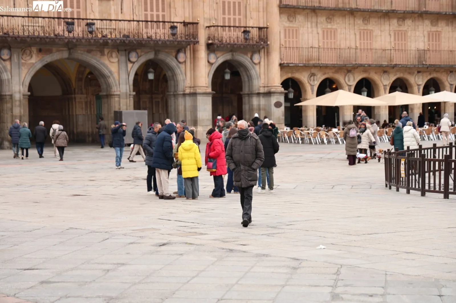 El frío intenso vacía el centro de Salamanca en el último domingo de la Navidad | Fotos: David Sañudo