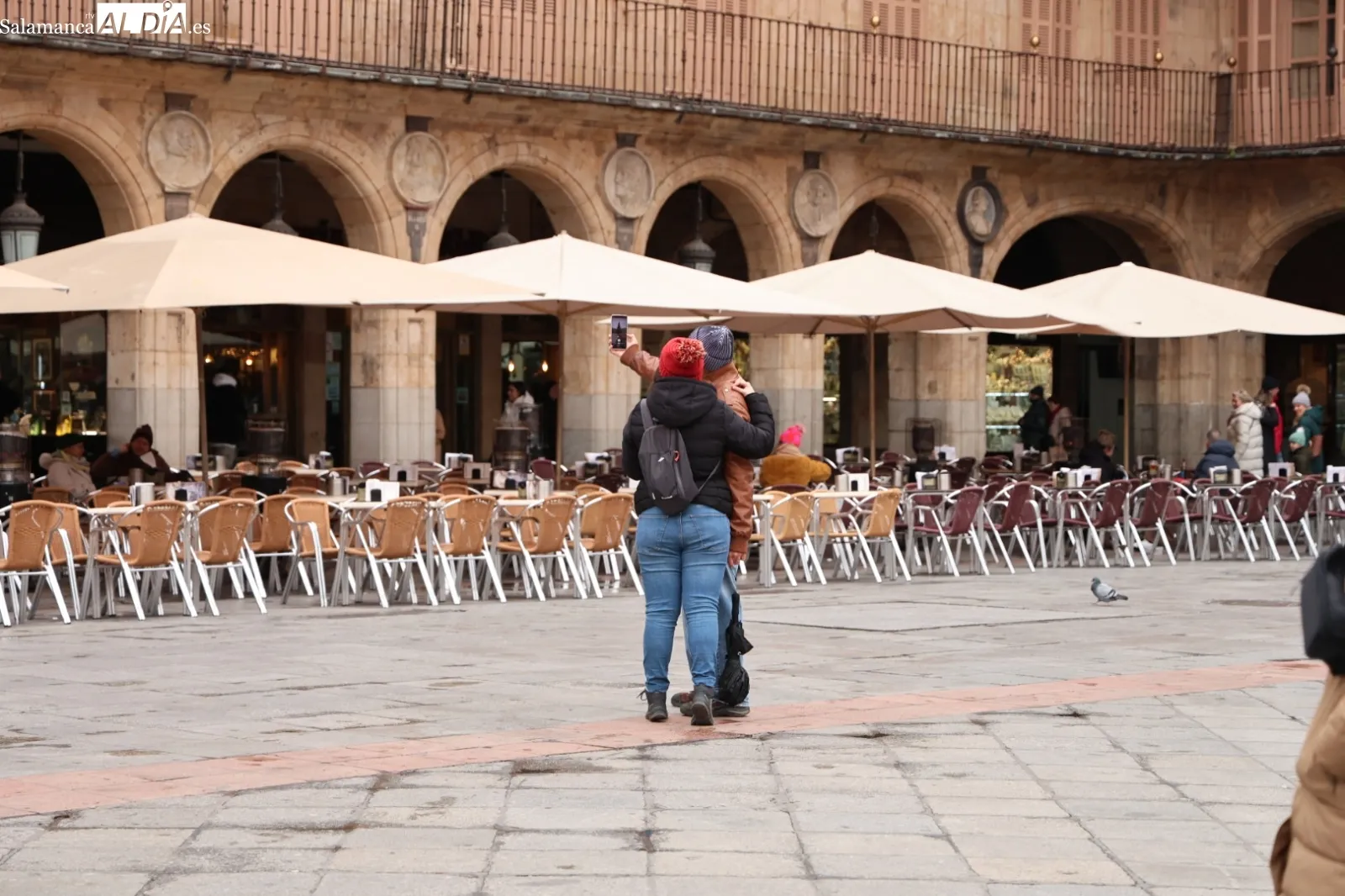 El frío intenso vacía el centro de Salamanca en el último domingo de la Navidad | Fotos: David Sañudo