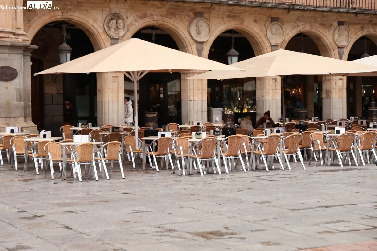 El frío intenso vacía el centro de Salamanca en el último domingo de la Navidad | Fotos: David Sañudo